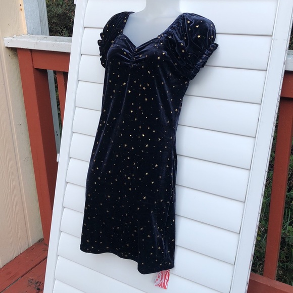 NWT romwe Velvet dress with gold stars - Picture 8 of 11